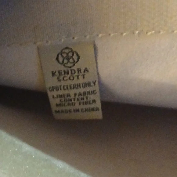 Kendra Scott Red Pebble Leather Jewelry Travel Case - Picture 15 of 16